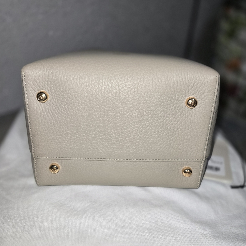 Cuyana Línea Bucket - Picture 6 of 12